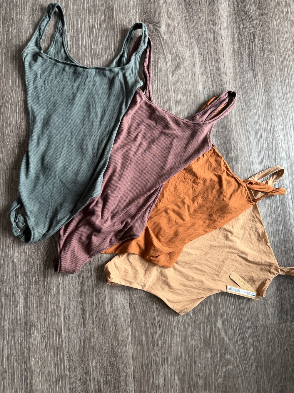 BUNDLE!! SKIMS Ribbed Tank and contour Bodysuits